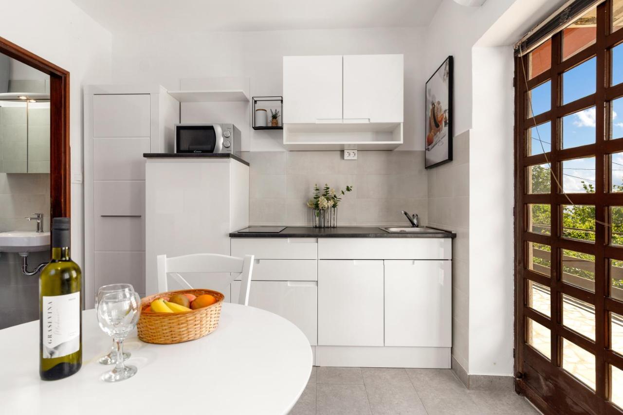 Apartments Vilma Opatija Exterior photo